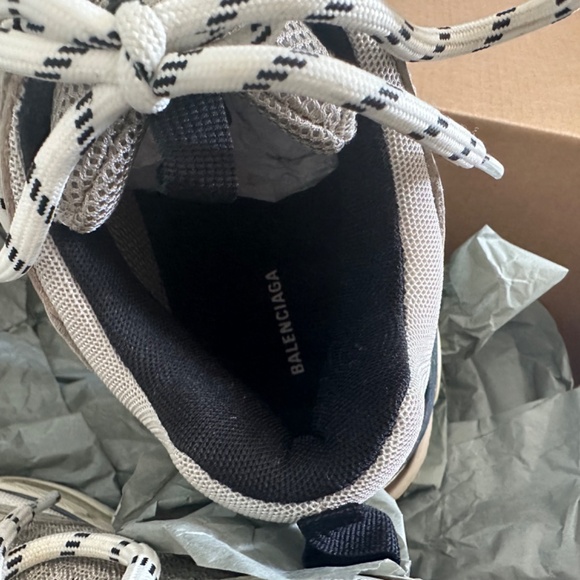 Balenciaga Triple S size 41 - Picture 3 of 4